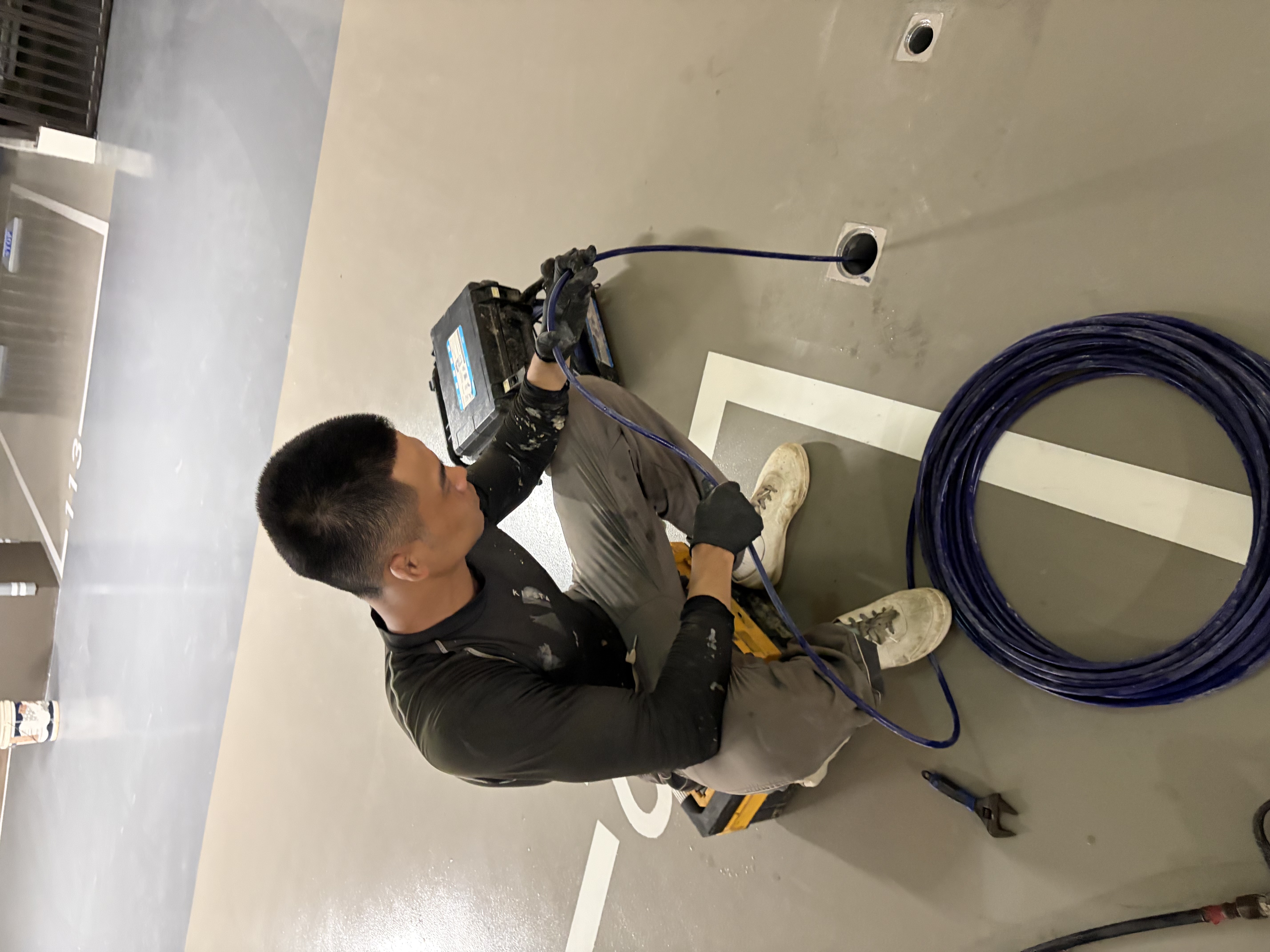 通水管、通管機疏通施工中