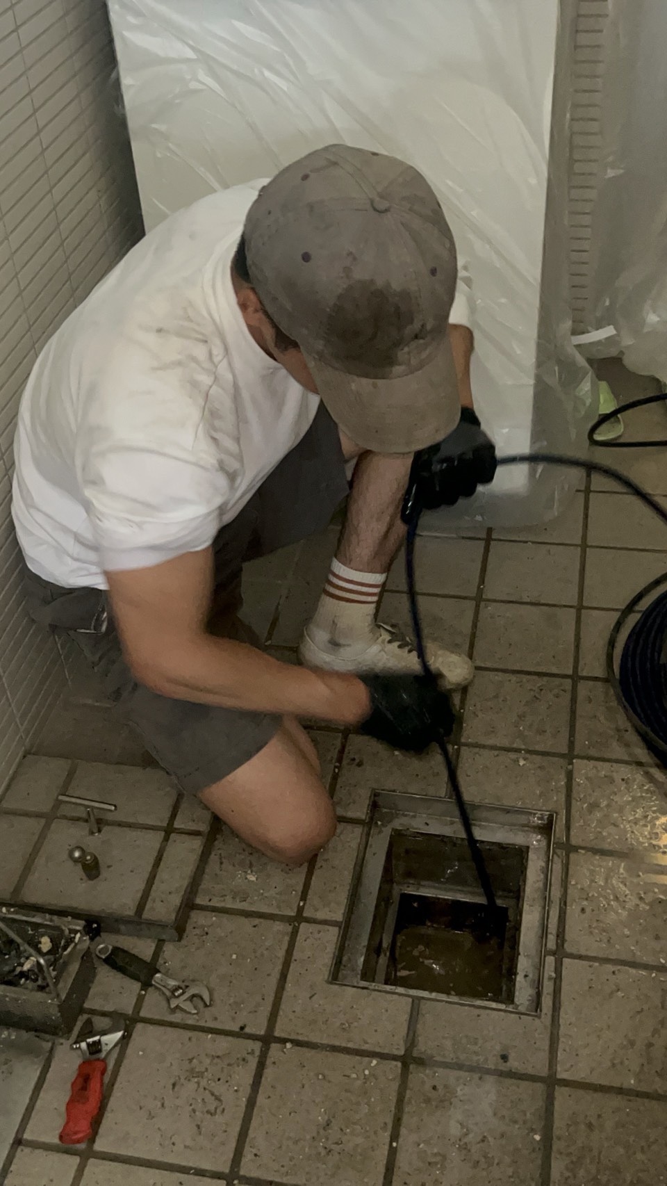 桃園通水管-大樓排水管堵塞，反覆性堵塞建議使用水刀通管做一次性清潔，才不會造成反覆堵塞。