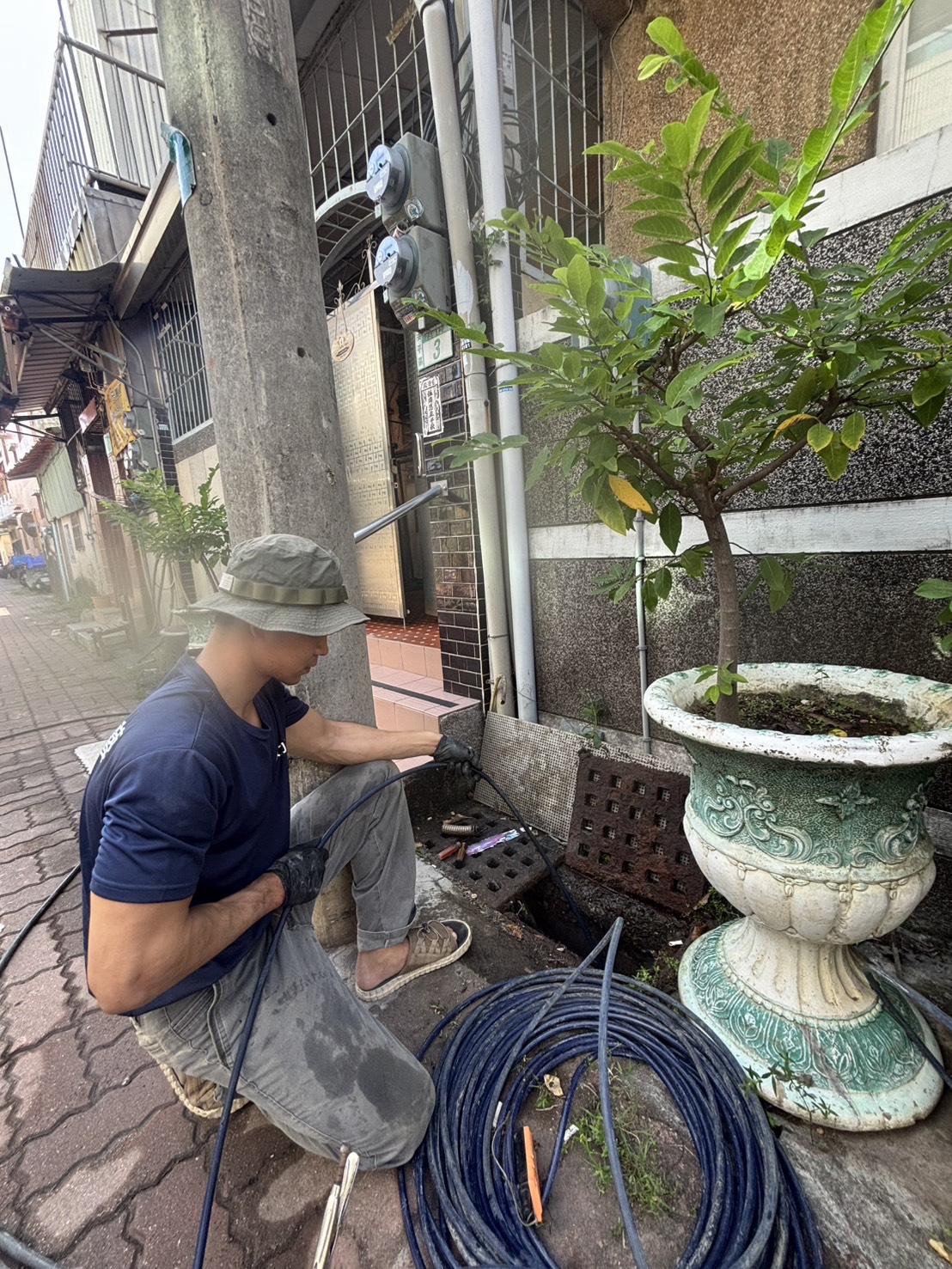 新北通水管-屋主15年第一次水管堵塞，客戶推薦淨界工藝，立刻選擇水刀通管，屋主滿意大讚！水管跟新的一樣。