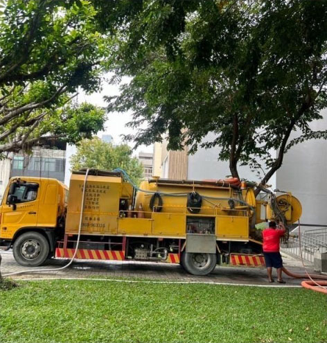化糞池污水抽取作業